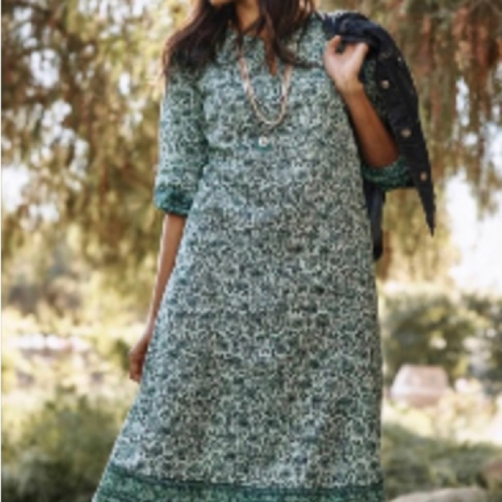 TRANSITION to SPRING in this cotton print dress WITH POCKETS- size M